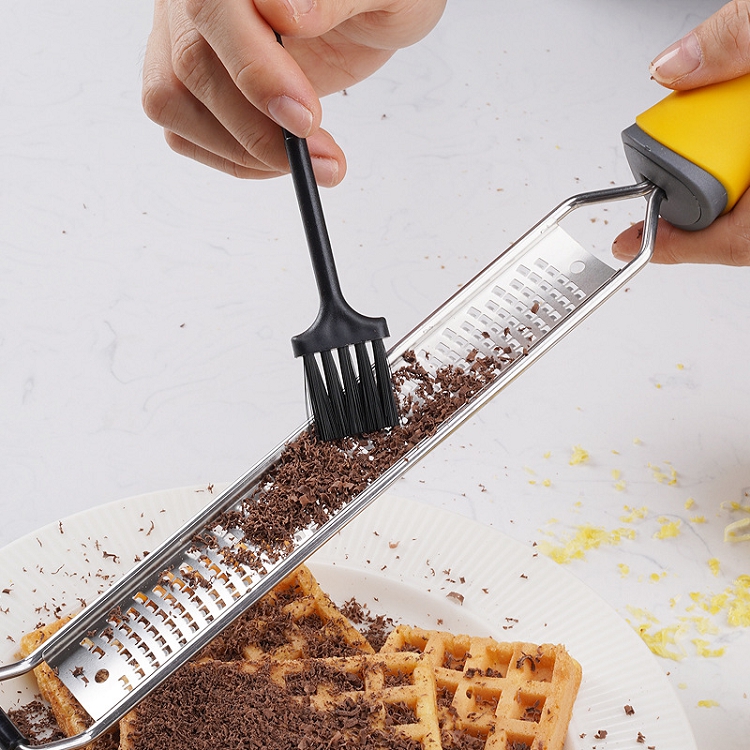 Amazon stainless steel multi-function plane crumbs cheese knife lemon ginger chocolate cheese broken cleaning brush